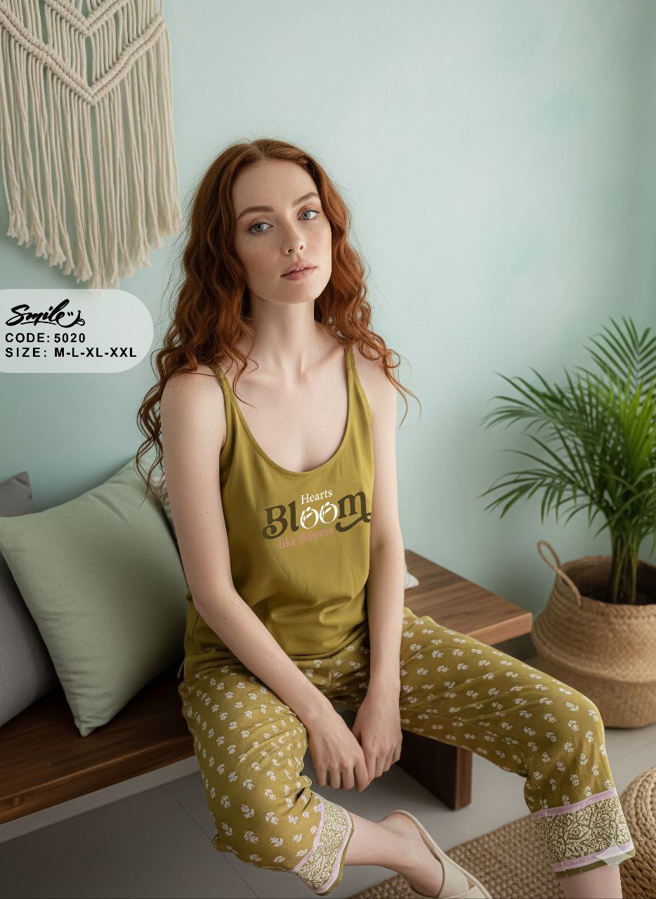 Summer women pajama smile 5020