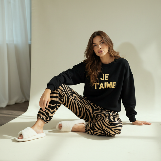 Winter women pajama smile 6847