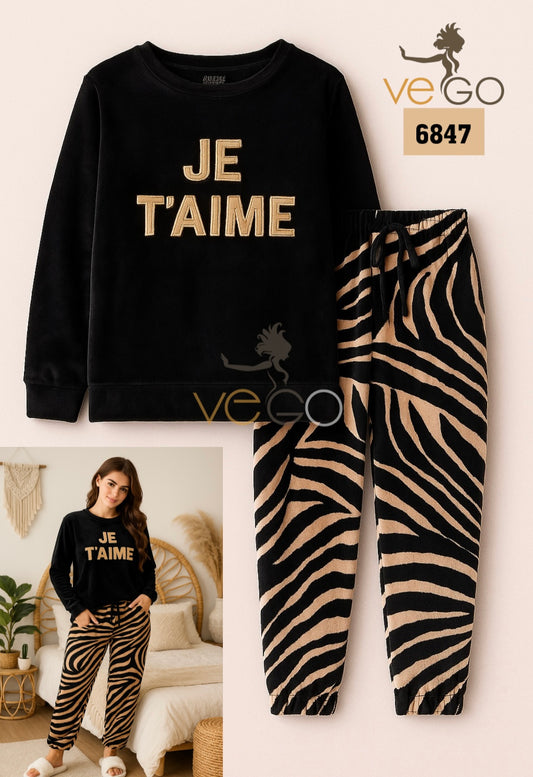 Winter women pajama smile 6847