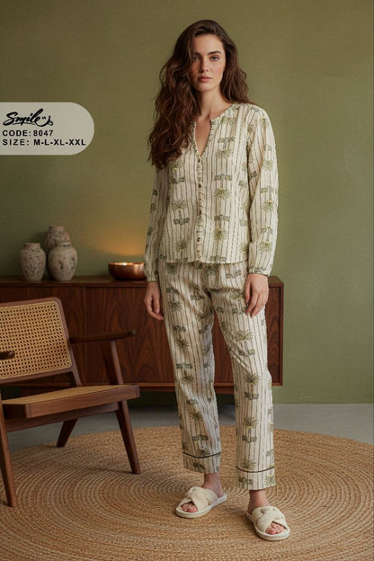 Summer women pajama smile 8047