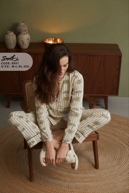 Summer women pajama smile 8047