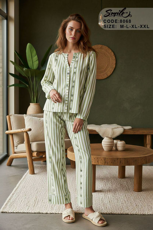 Summer women pajama smile 8068