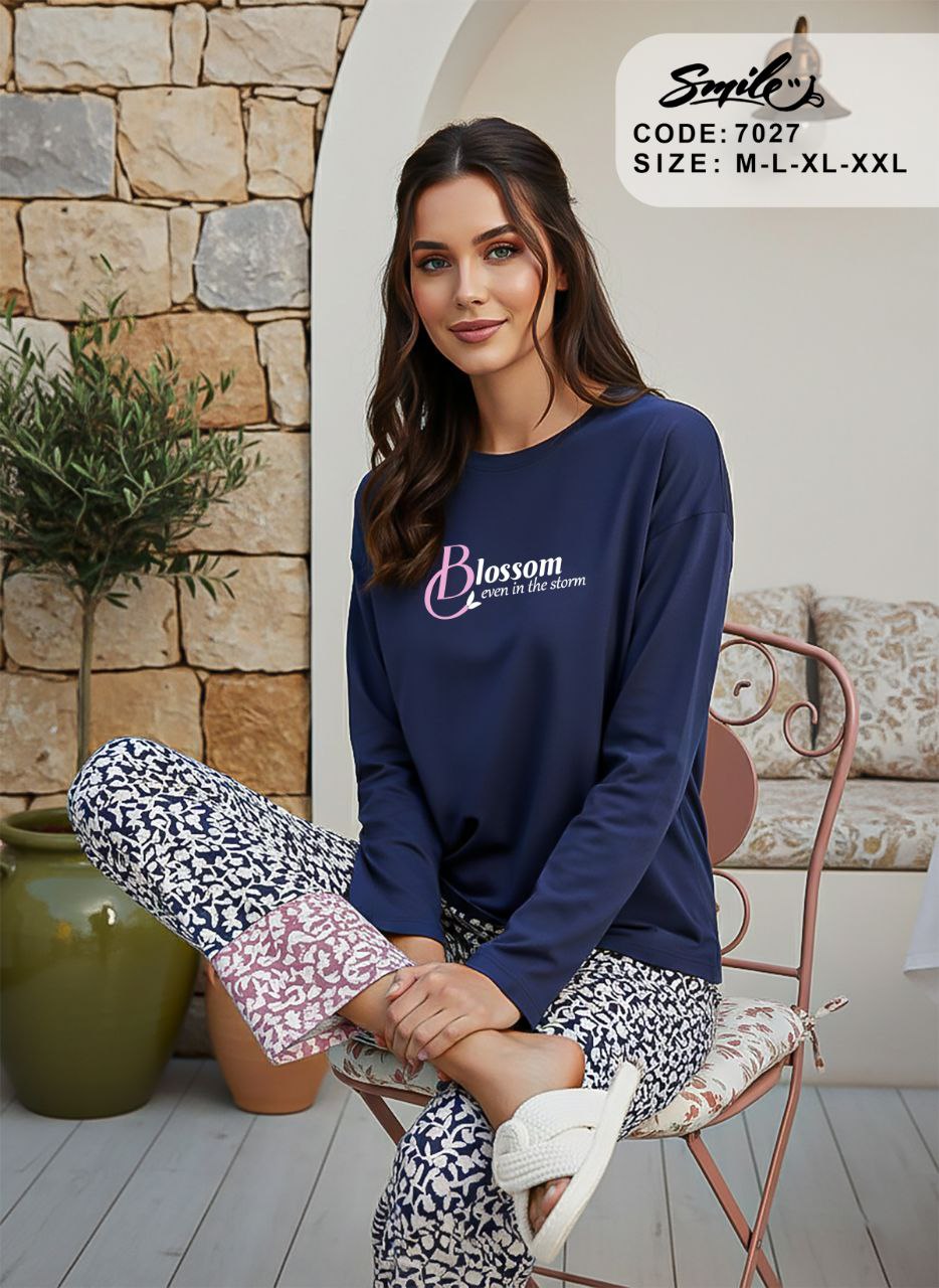Summer women pajama smile 7027