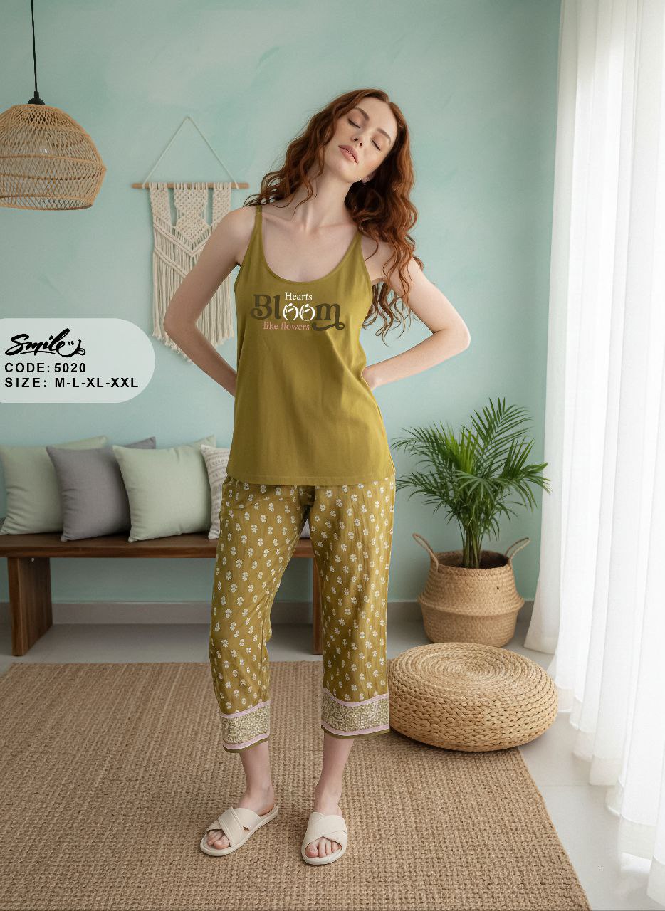 Summer women pajama smile 5020