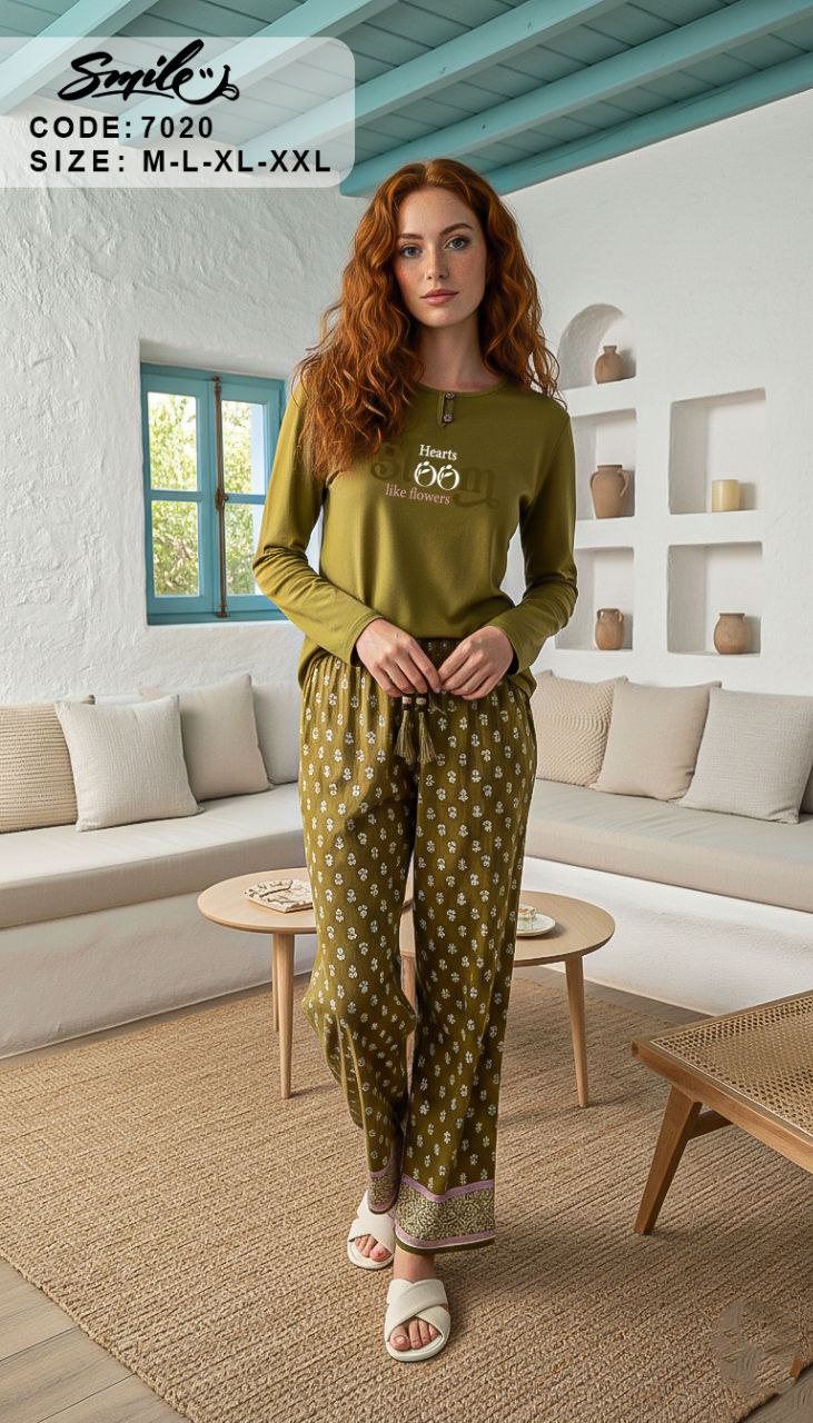 Summer women pajama smile 7020