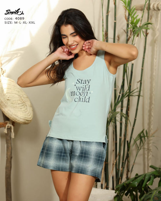 Summer women short smile