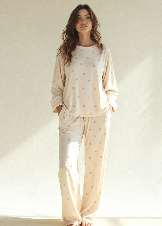 Winter women pajama smile 6357