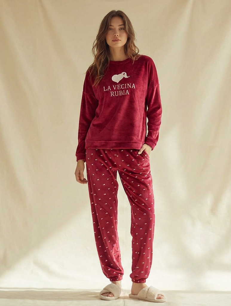Winter women pajama smile 6859