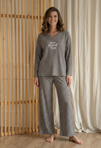 Winter women pajama smile 6335