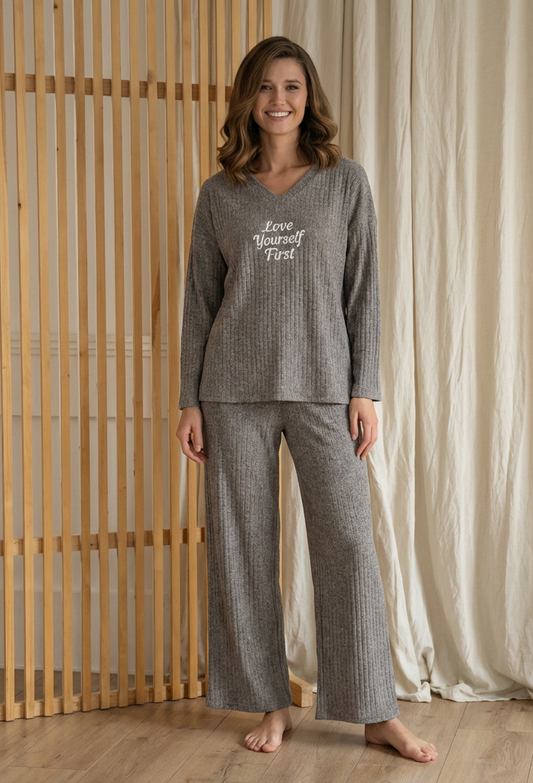 Winter women pajama smile 6335