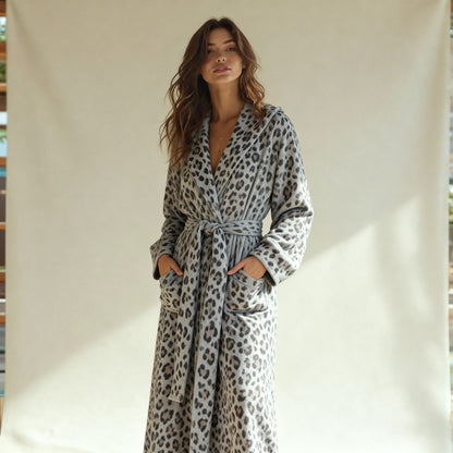 Winter women robe smile 5258