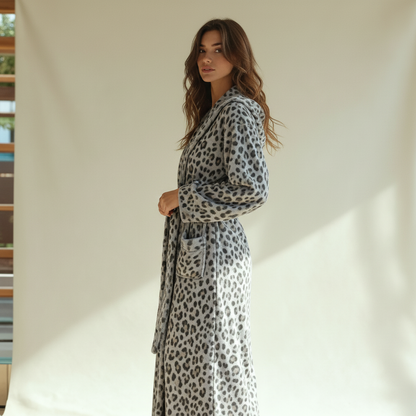 Winter women robe smile 5258