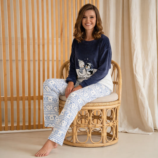 Winter women pajama smile 6387